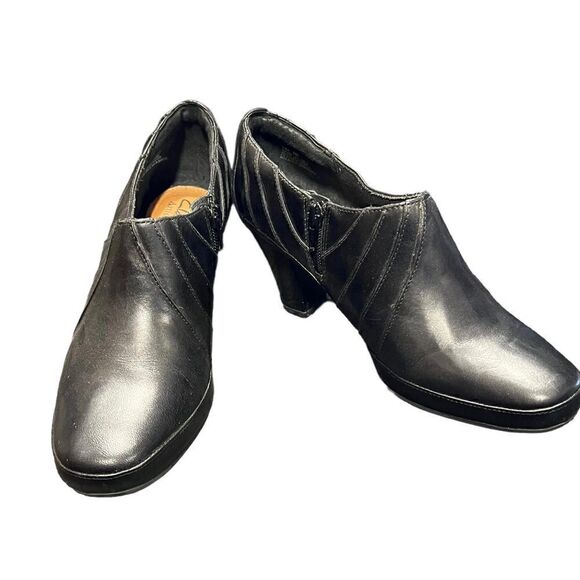 Clarks Artisan bootie black leather side zipper size 9 - Picture 2 of 11
